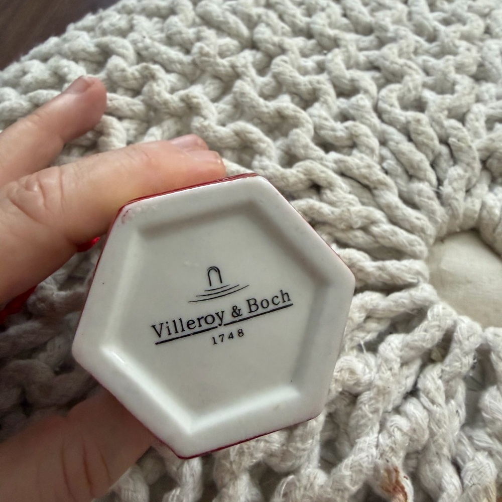 Villeroy & Boch Winter Bakery Gingerbread Box Porcelain Ornament - EUC - Picture 5 of 7